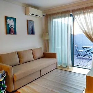 nice-duplex-apartment-with-free-pool-and-garage.hotels-lisbon-portugal.com/
