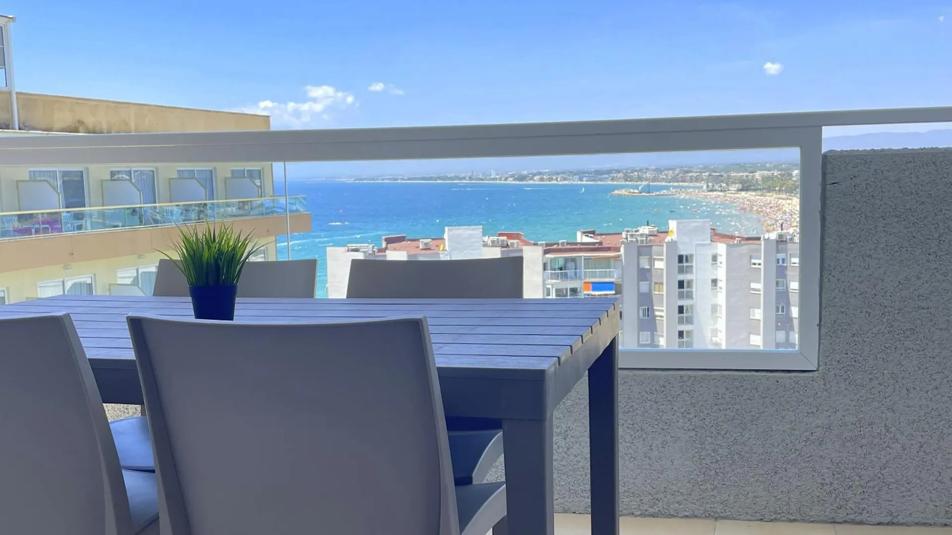 Rentalmar Blue Beach Apartments & Pool Salou