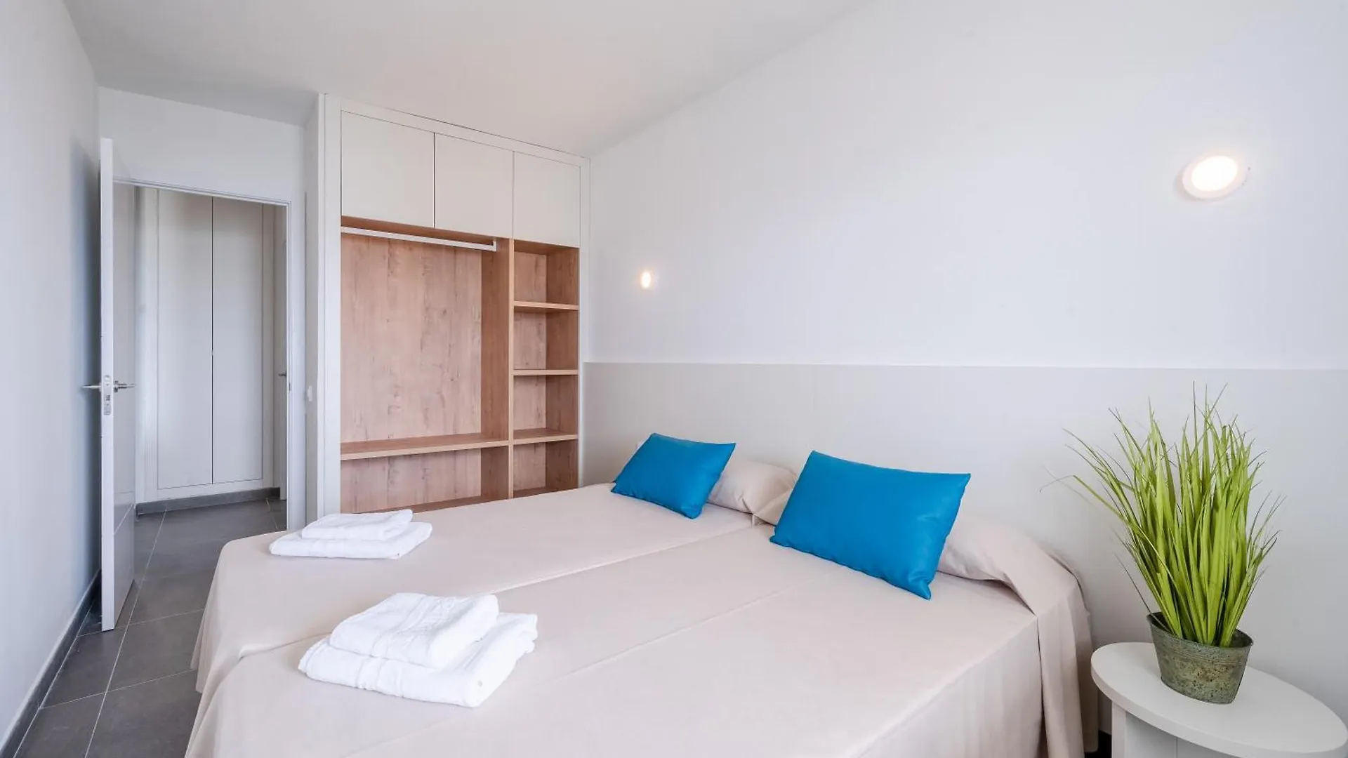 Rentalmar Blue Beach Apartments & Pool Salou