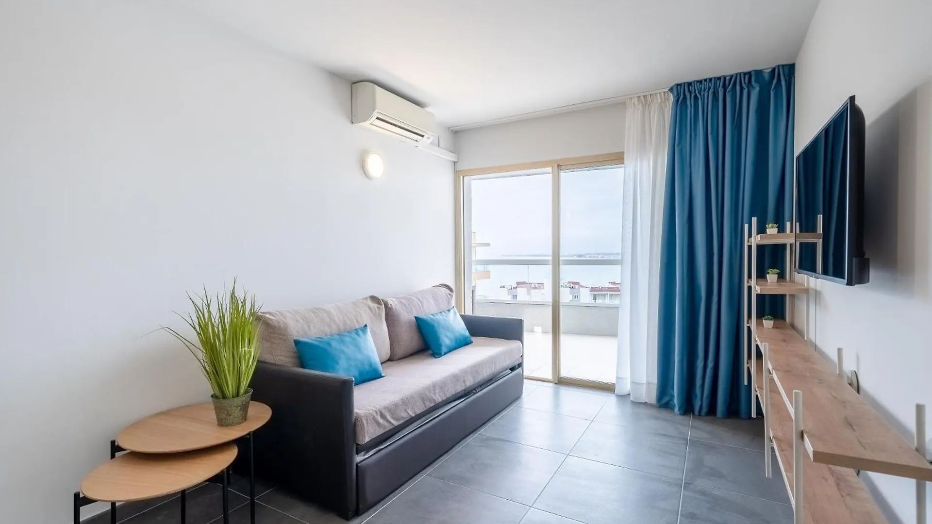 Rentalmar Blue Beach Apartments & Pool Salou