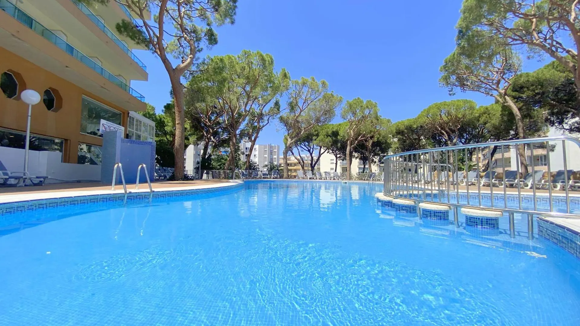 Rentalmar Blue Beach Apartments & Pool Salou